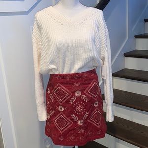 white sweater v neck